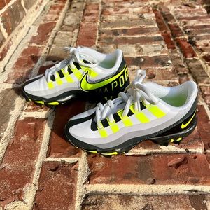 Youth size 13c Nike FastFlex Football Cleats